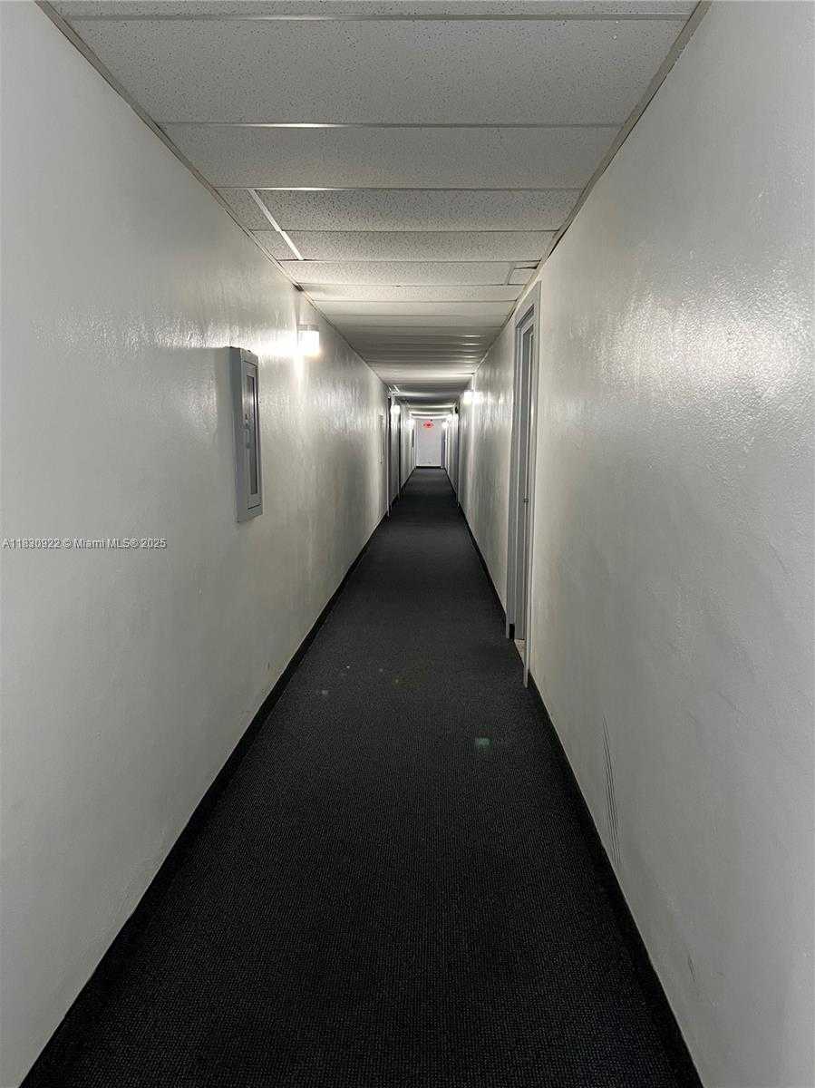 Small Image of 250 180TH DR #205, Sunny Isles Beach Number 3