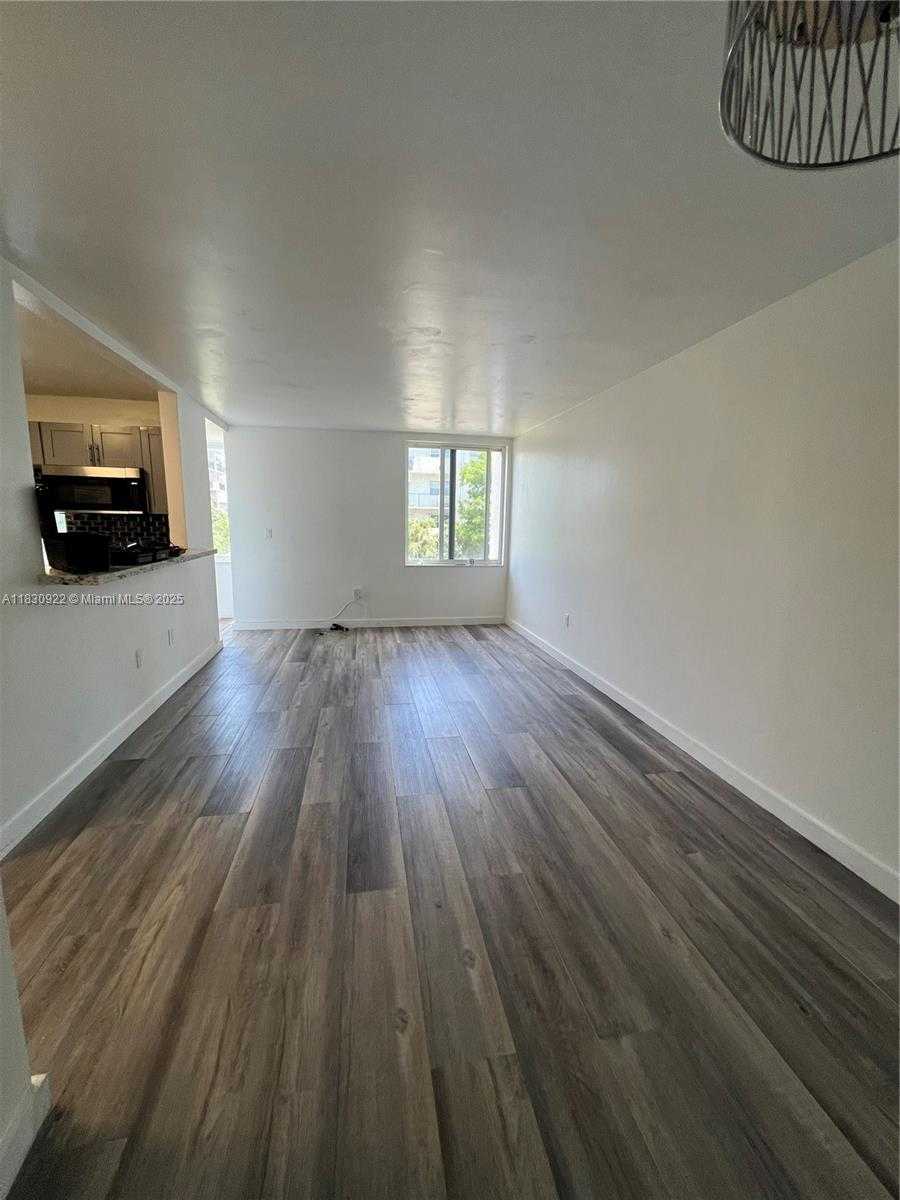 Small Image of 250 180TH DR #205, Sunny Isles Beach Number 5