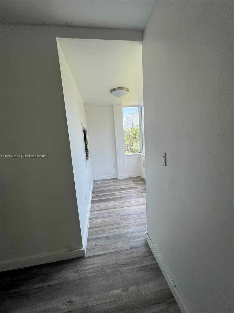 Small Image of 250 180TH DR #205, Sunny Isles Beach Number 7