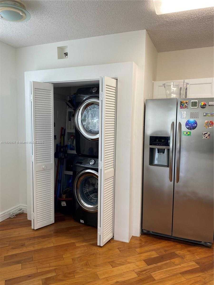 Small Image of 6422 COLLINS AVE #501, Miami Beach Number 11