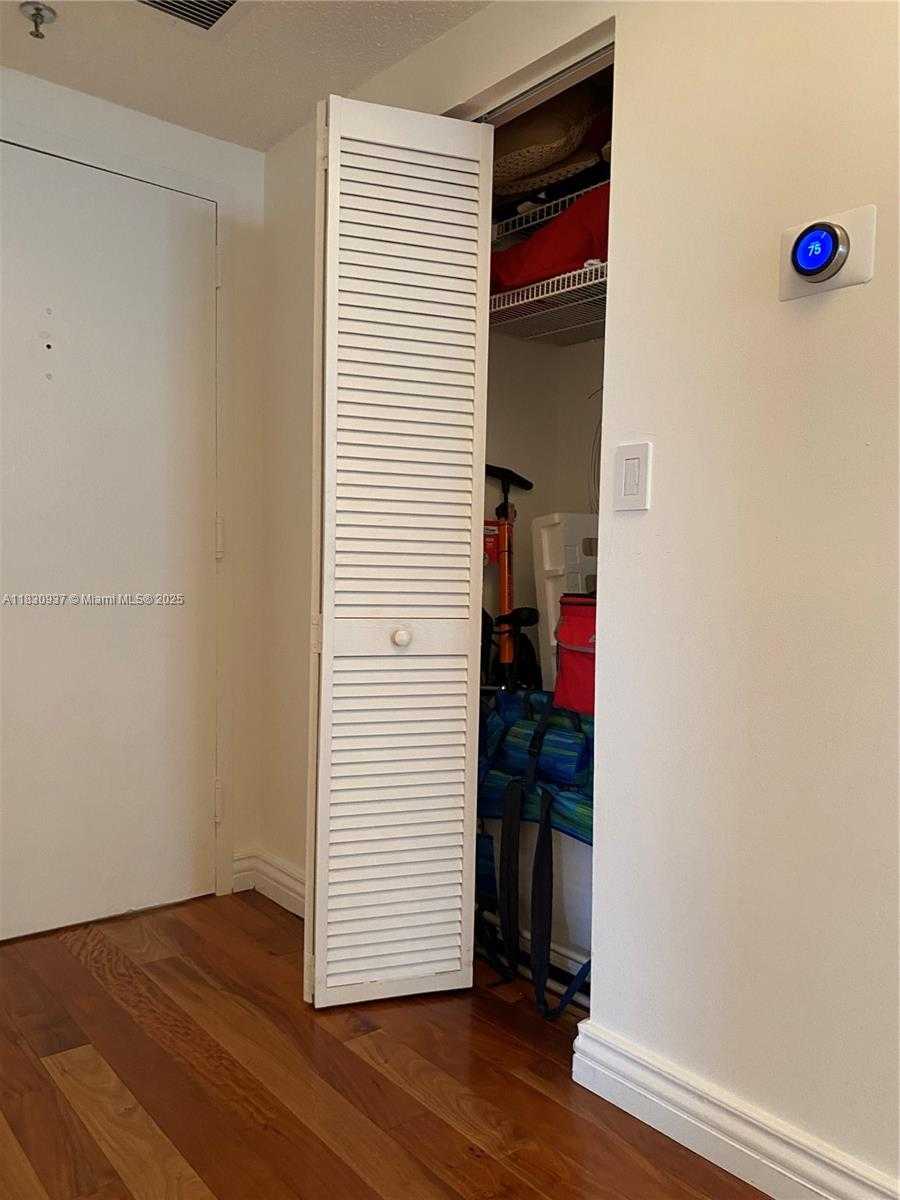 Small Image of 6422 COLLINS AVE #501, Miami Beach Number 16