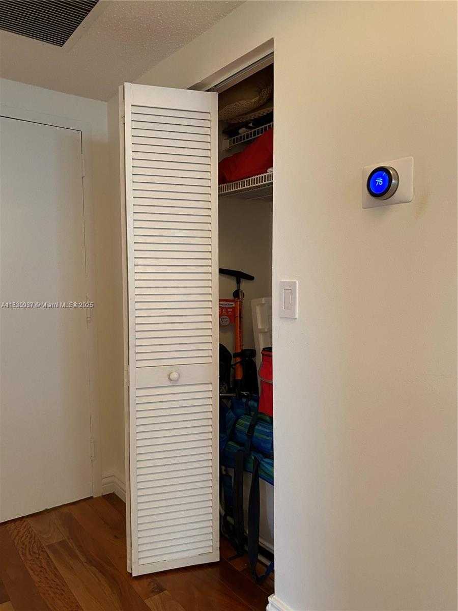 Small Image of 6422 COLLINS AVE #501, Miami Beach Number 17