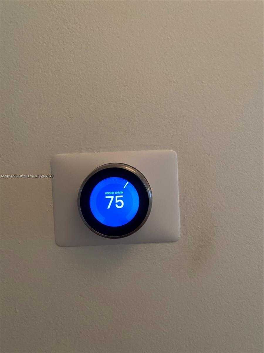 Small Image of 6422 COLLINS AVE #501, Miami Beach Number 18