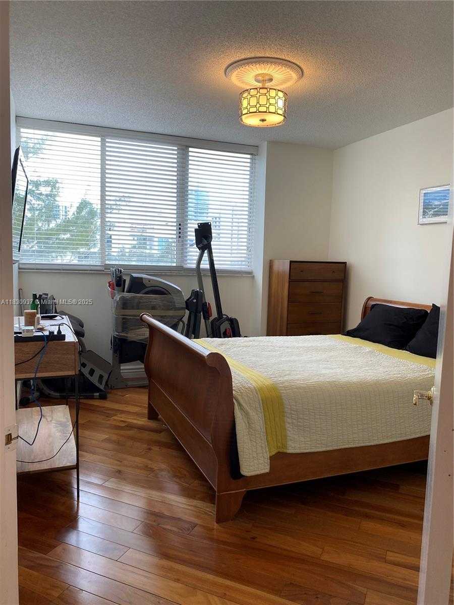 Small Image of 6422 COLLINS AVE #501, Miami Beach Number 20