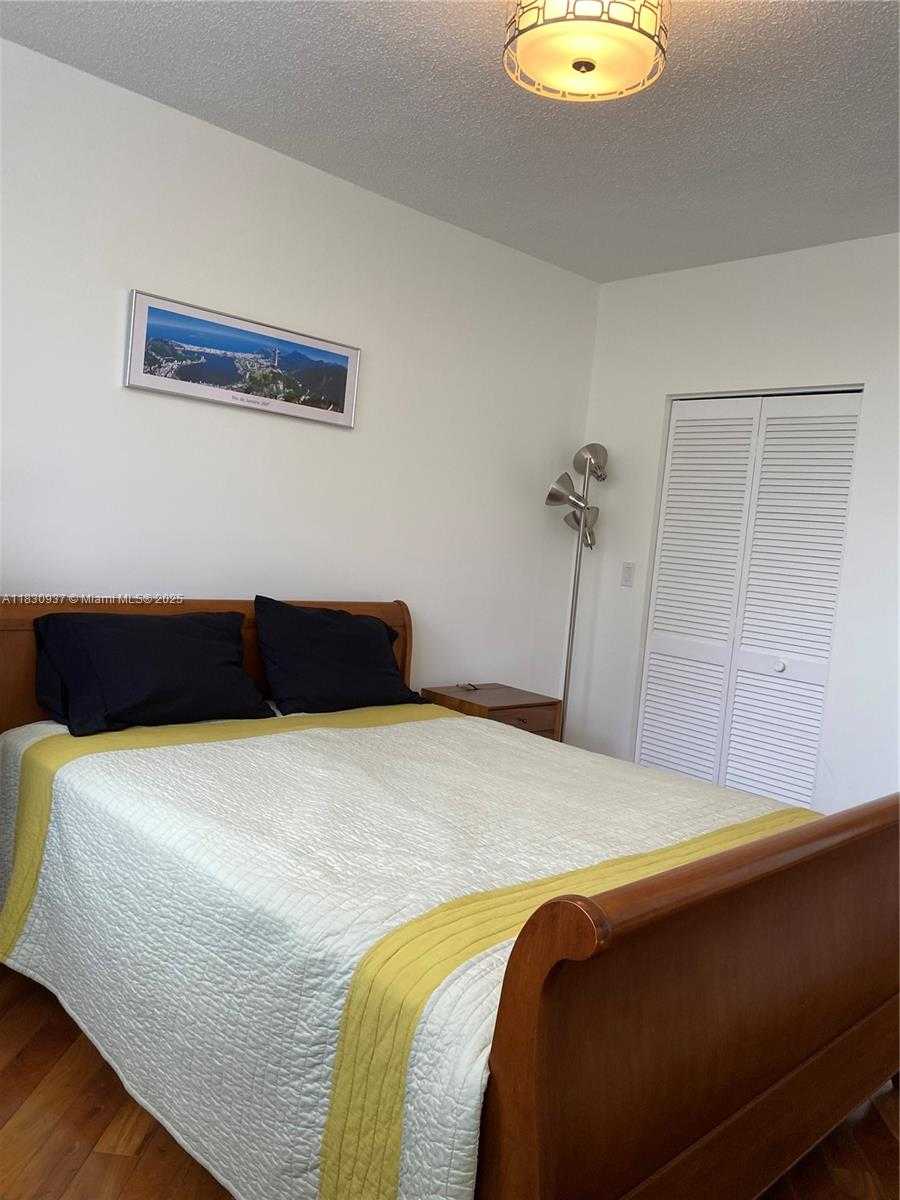 Small Image of 6422 COLLINS AVE #501, Miami Beach Number 21