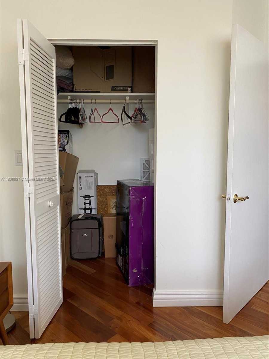 Small Image of 6422 COLLINS AVE #501, Miami Beach Number 23