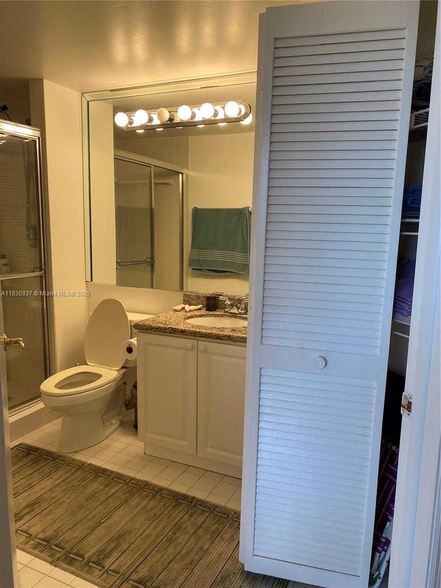 Small Image of 6422 COLLINS AVE #501, Miami Beach Number 26