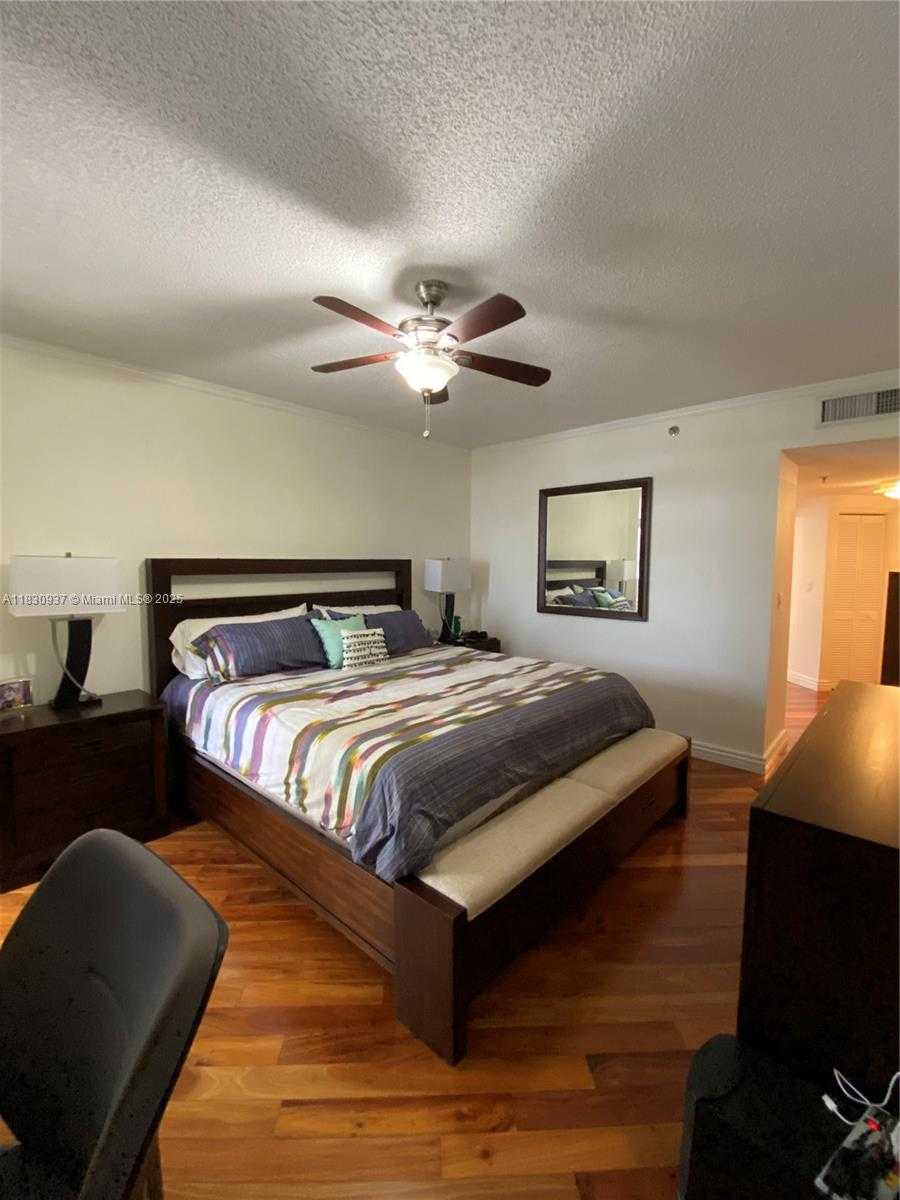 Small Image of 6422 COLLINS AVE #501, Miami Beach Number 28