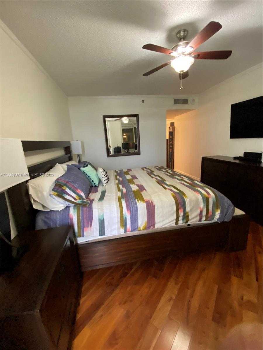 Small Image of 6422 COLLINS AVE #501, Miami Beach Number 29