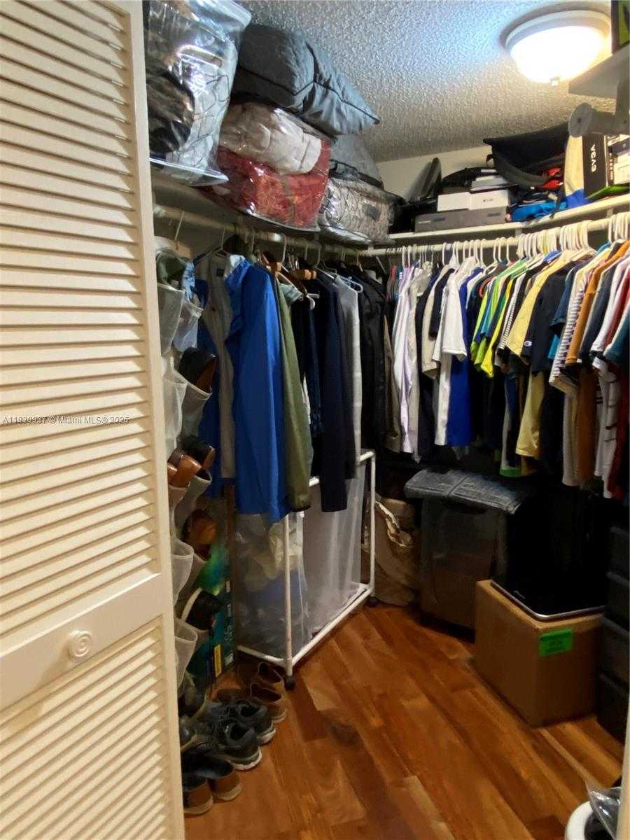 Small Image of 6422 COLLINS AVE #501, Miami Beach Number 31