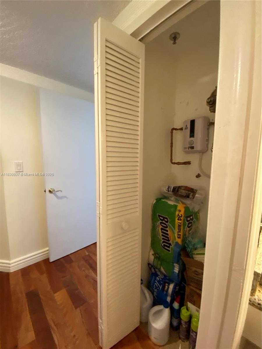 Small Image of 6422 COLLINS AVE #501, Miami Beach Number 34
