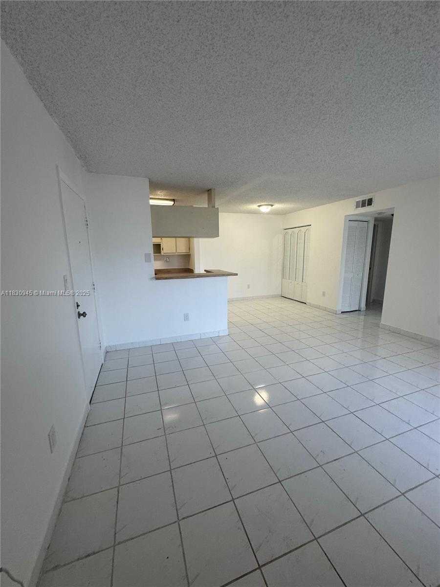 Small Image of 9701 HAMMOCKS BLVD #106A, Miami Number 12