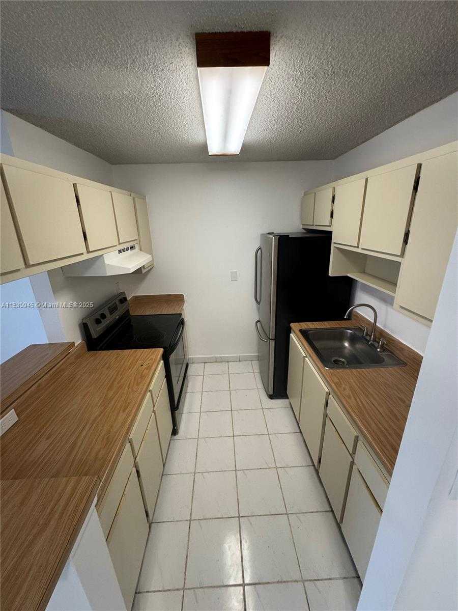 Small Image of 9701 HAMMOCKS BLVD #106A, Miami Number 17