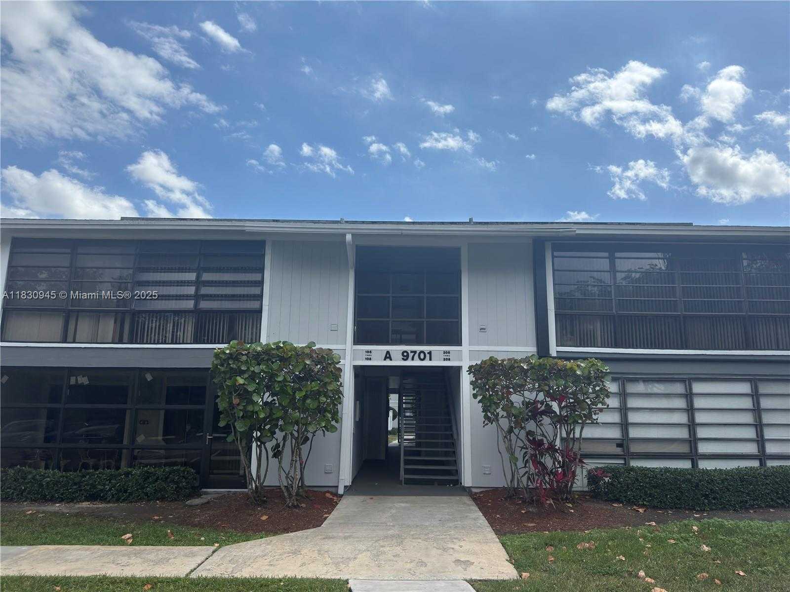Small Image of 9701 HAMMOCKS BLVD #106A, Miami Number 3