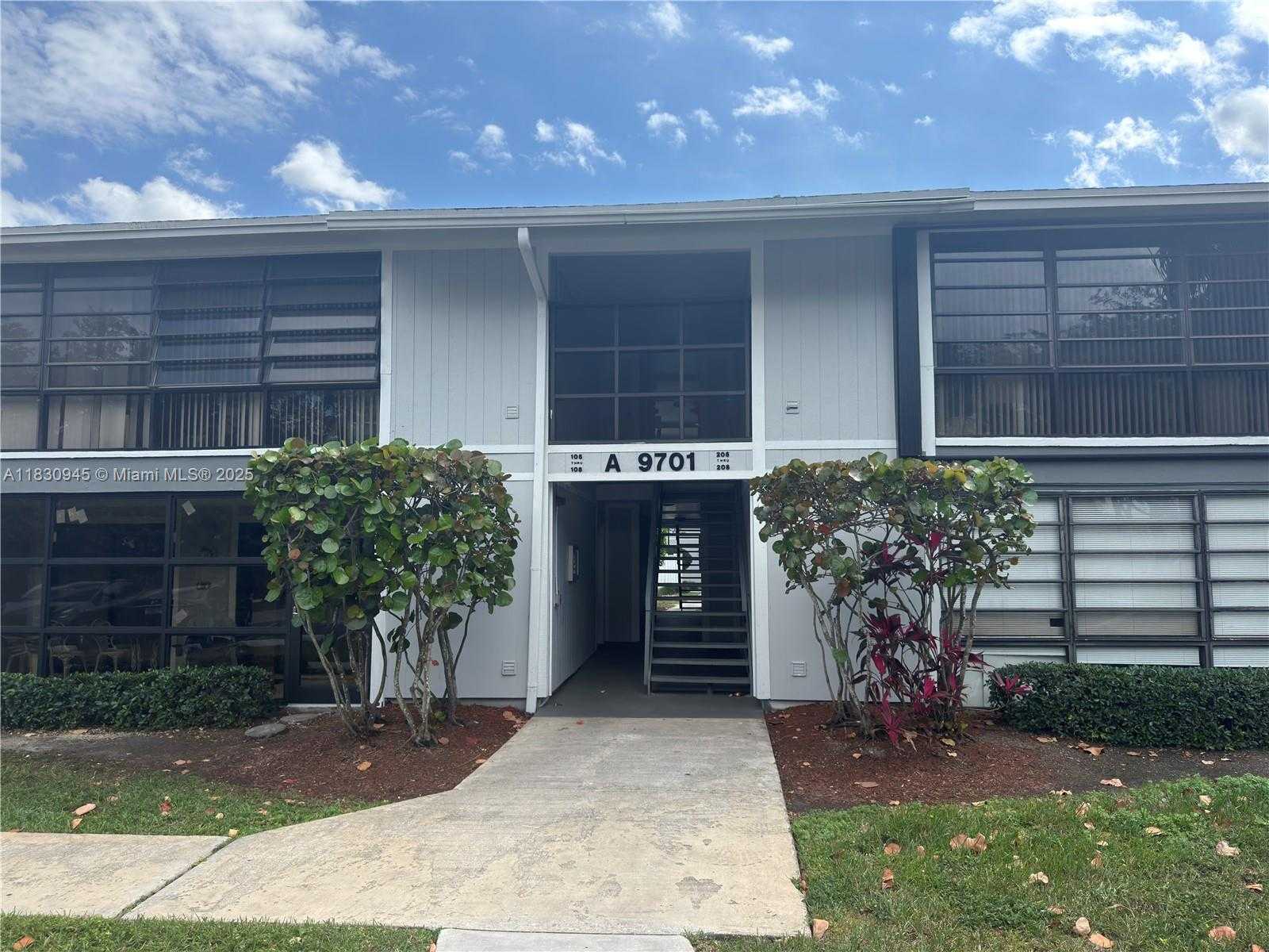 Small Image of 9701 HAMMOCKS BLVD #106A, Miami Number 4