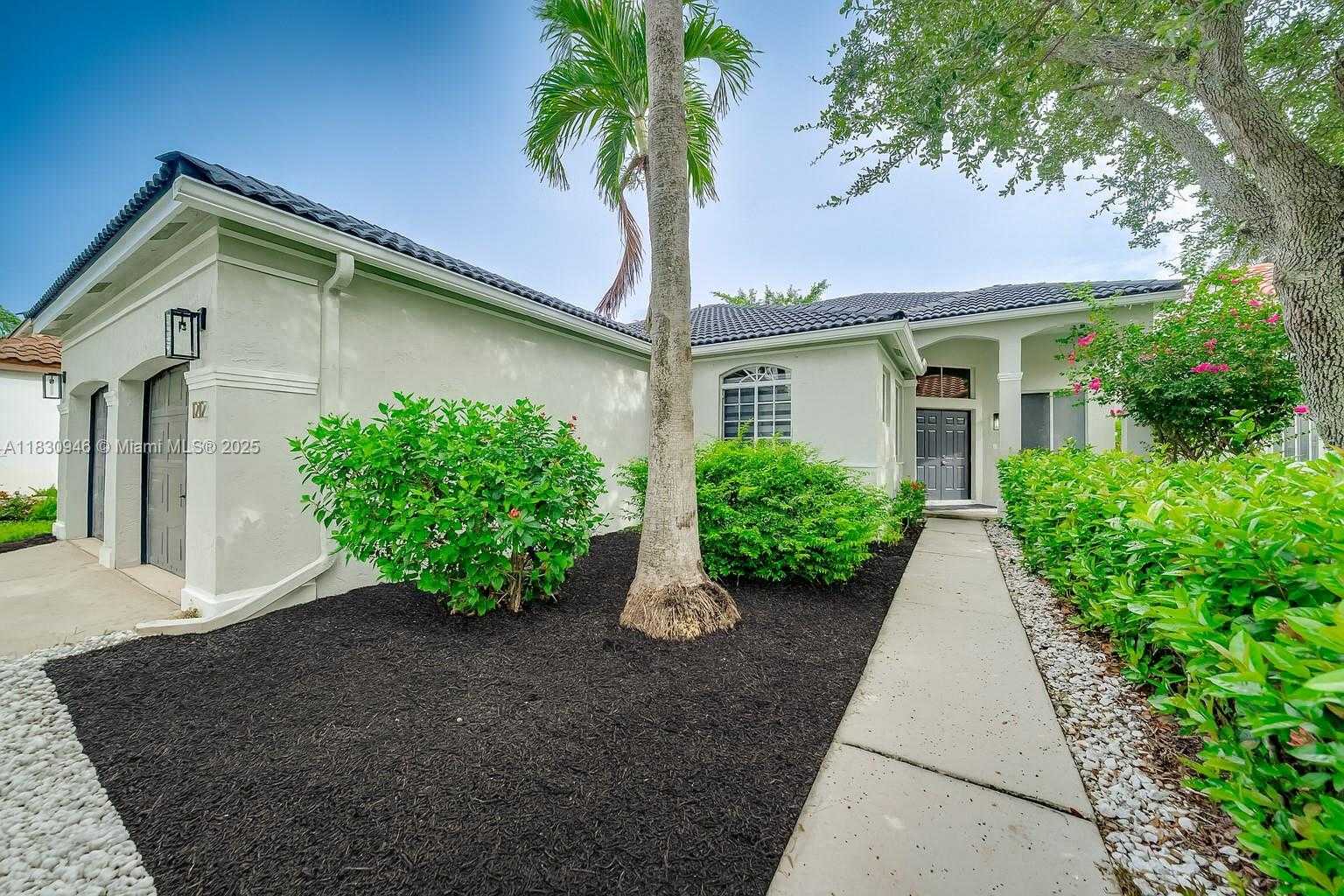 Small Image of 1212 CAMELLIA LN #1212, Weston Number 2
