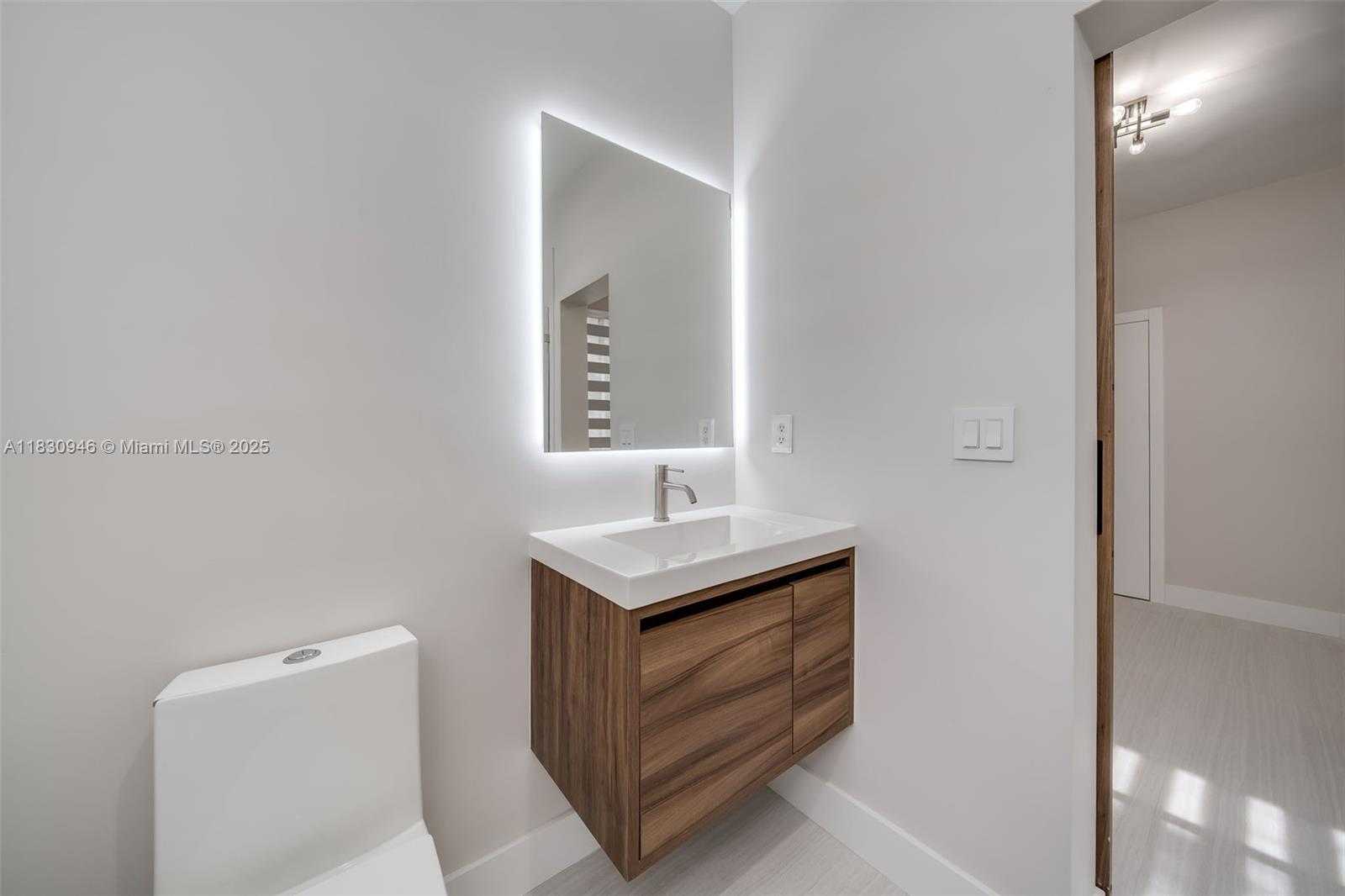 Small Image of 1212 CAMELLIA LN #1212, Weston Number 27