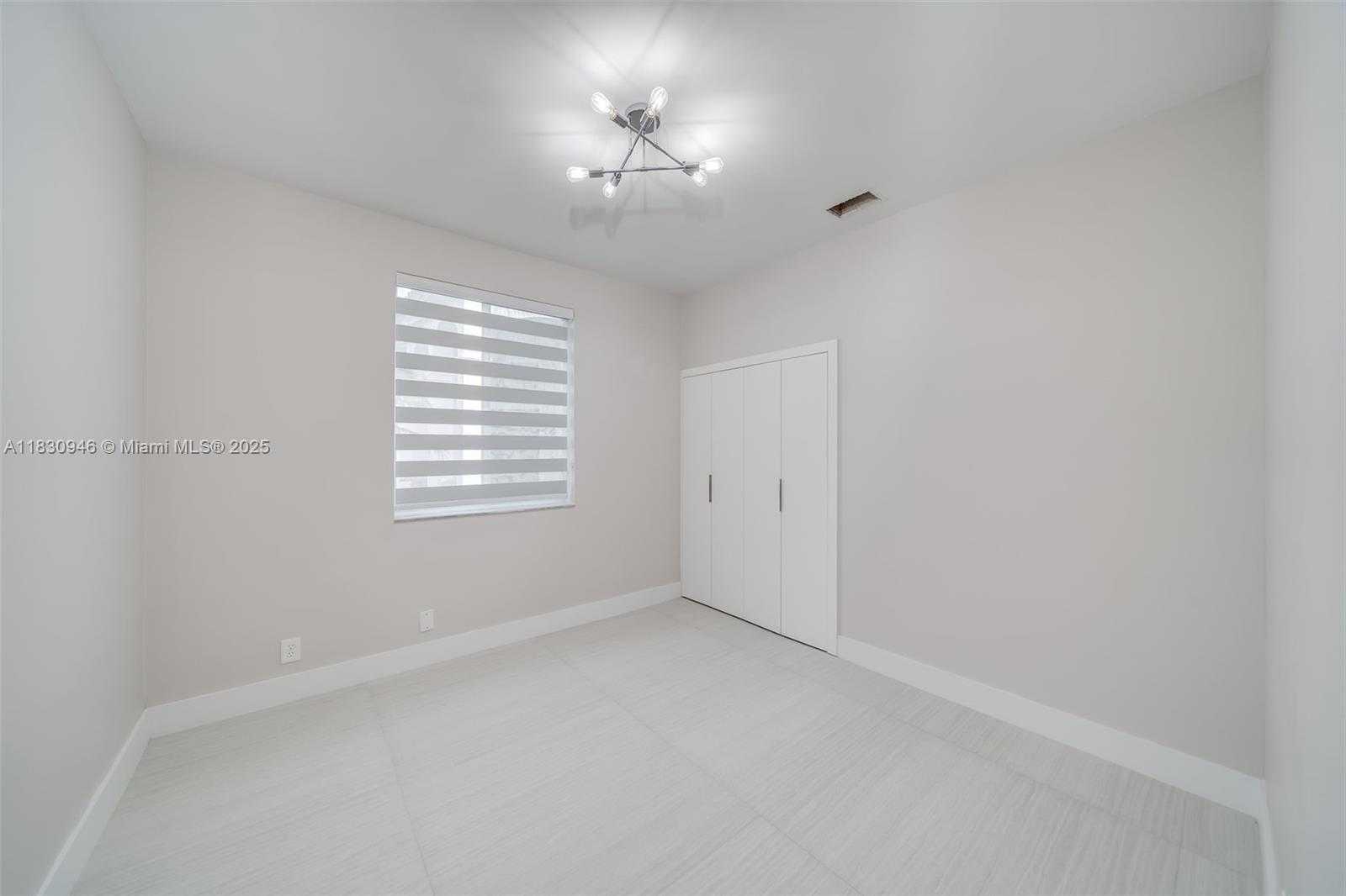 Small Image of 1212 CAMELLIA LN #1212, Weston Number 30
