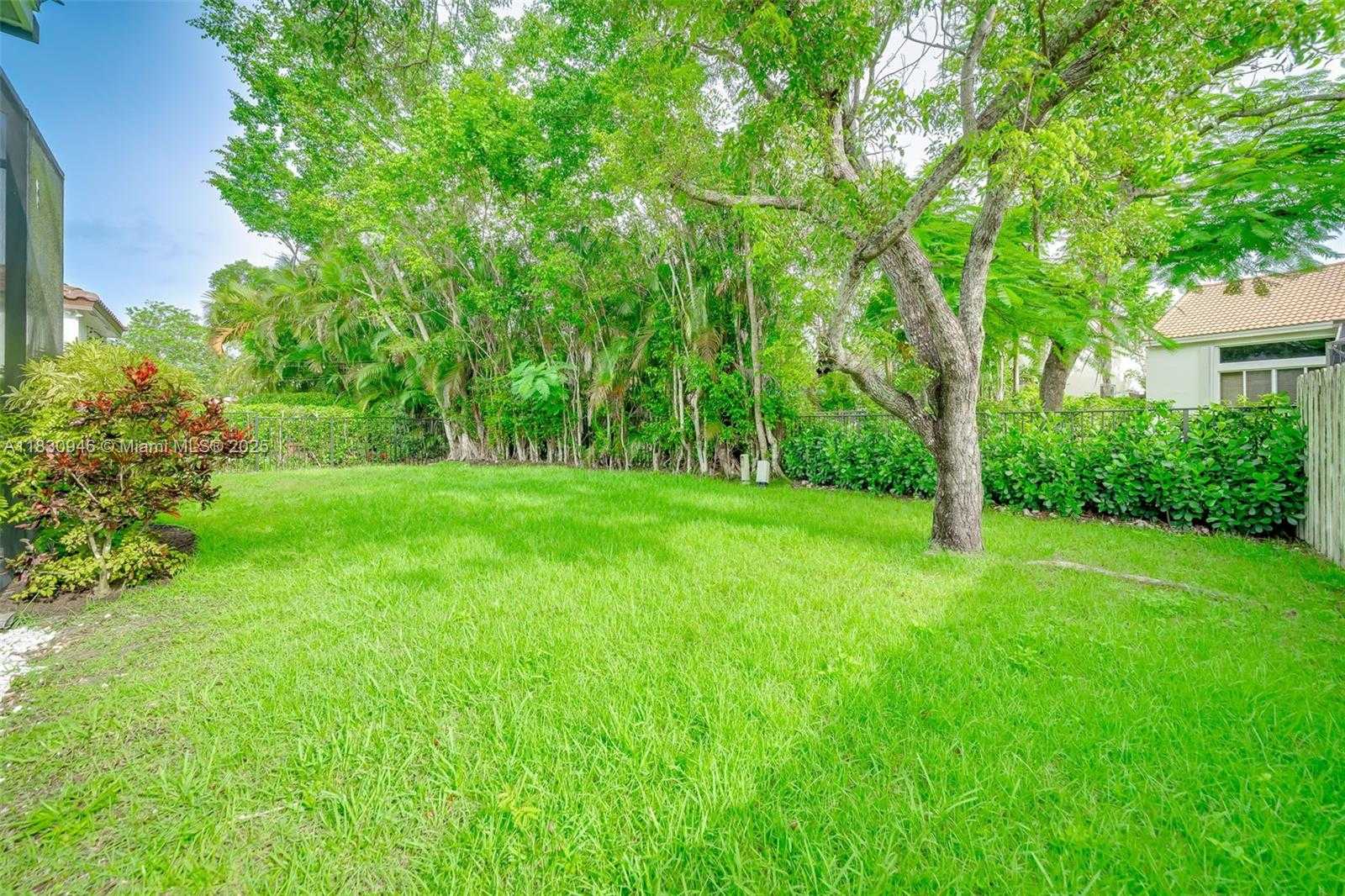 Small Image of 1212 CAMELLIA LN #1212, Weston Number 46