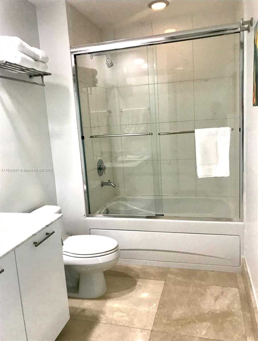 Small Image of 950 BRICKELL BAY DR #5308, Miami Number 7