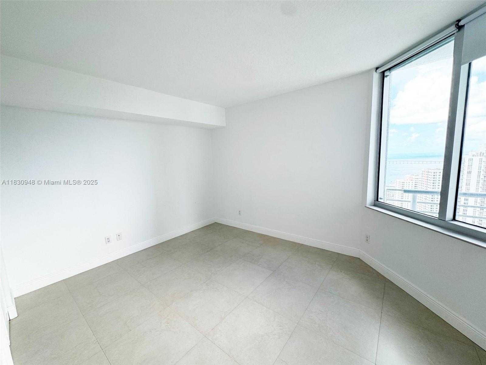 Small Image of 325 SOUTH BISCAYNE BLVD #4319, Miami Number 10