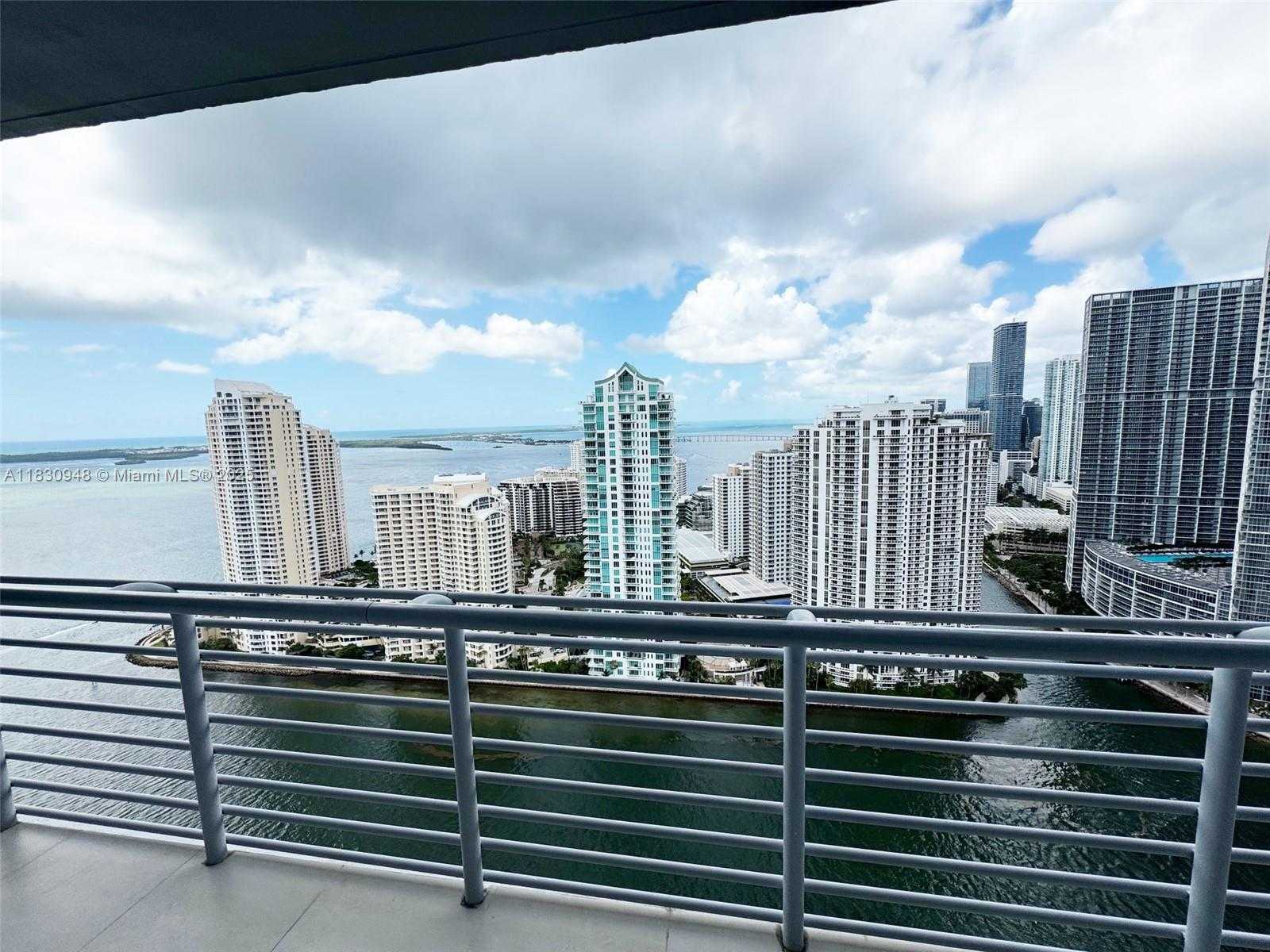 Small Image of 325 SOUTH BISCAYNE BLVD #4319, Miami Number 13