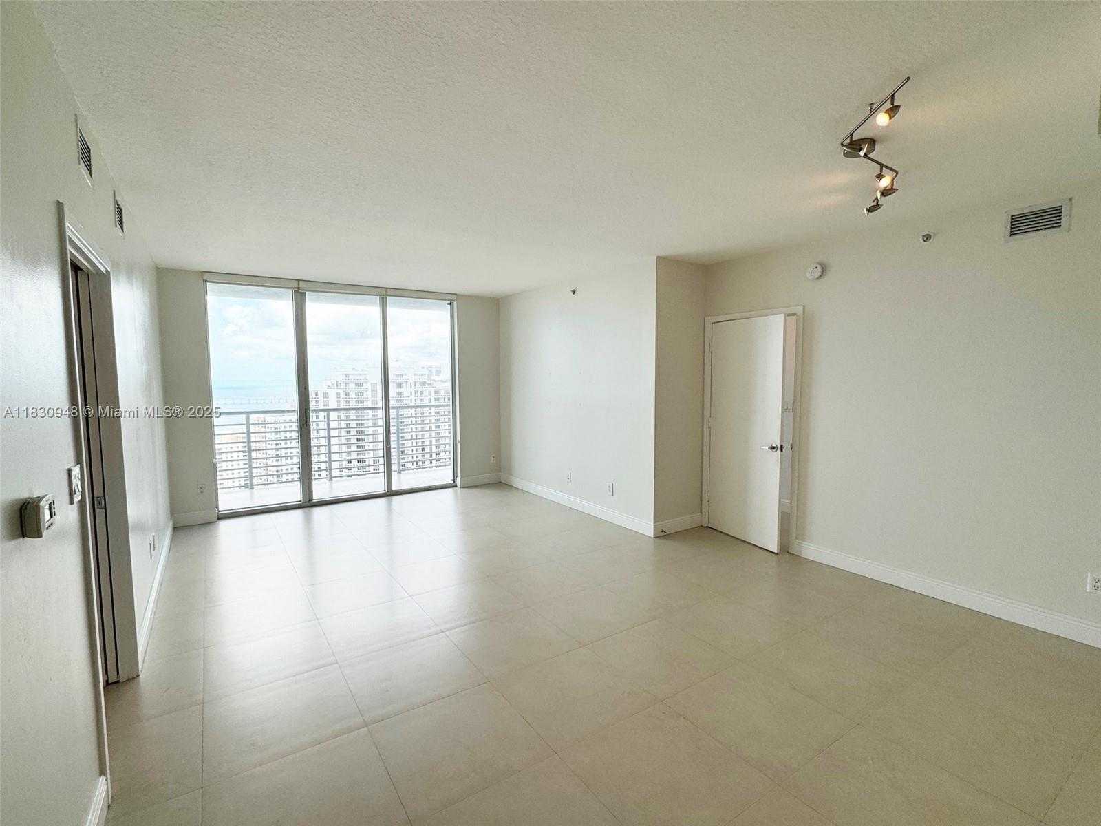 Small Image of 325 SOUTH BISCAYNE BLVD #4319, Miami Number 4