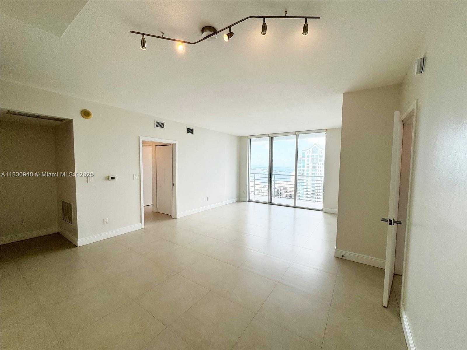 Small Image of 325 SOUTH BISCAYNE BLVD #4319, Miami Number 5