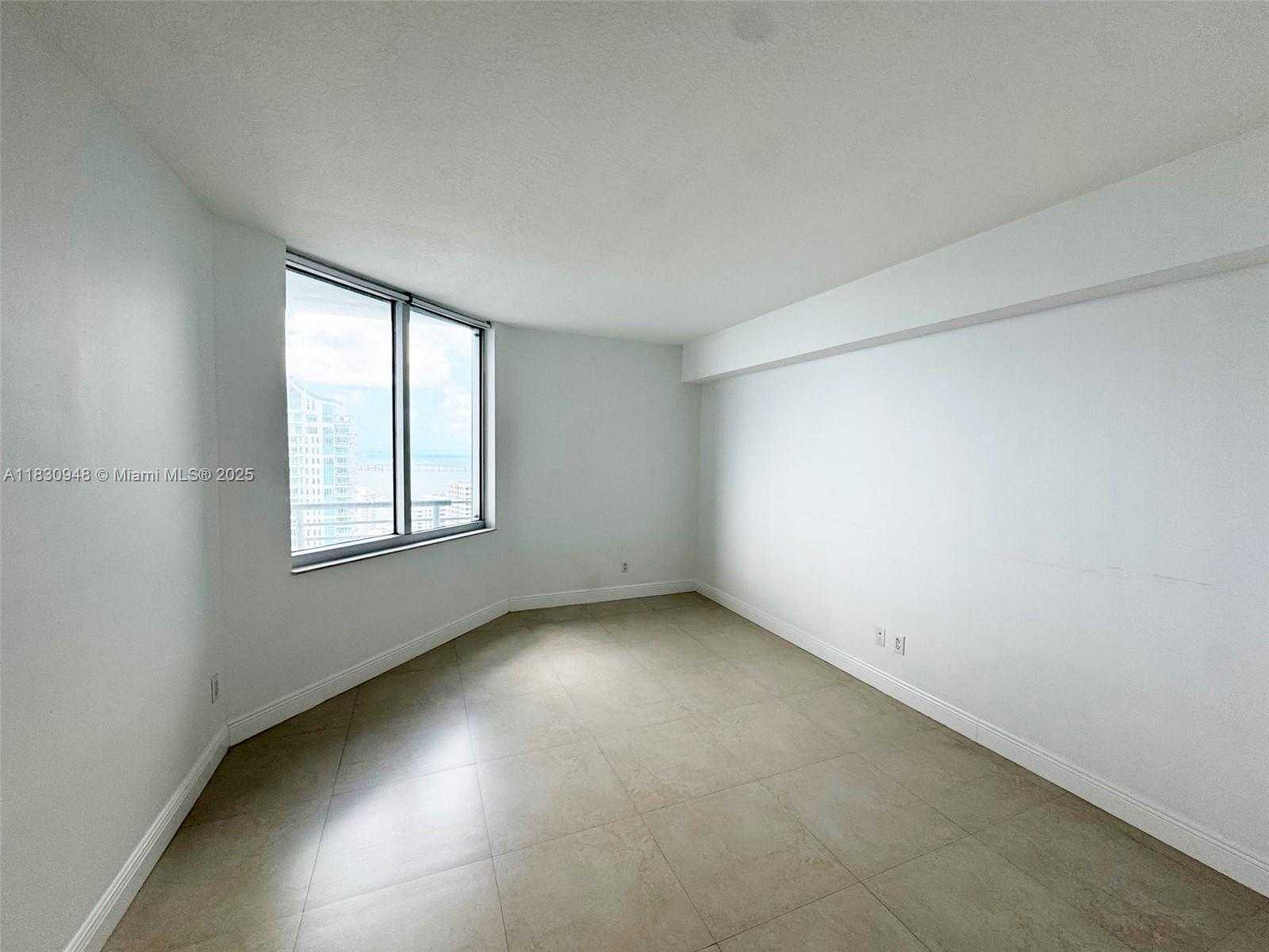 Small Image of 325 SOUTH BISCAYNE BLVD #4319, Miami Number 6