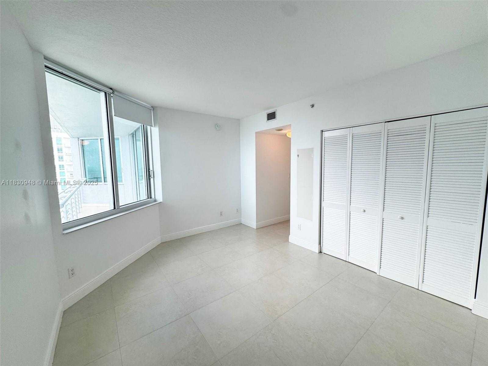 Small Image of 325 SOUTH BISCAYNE BLVD #4319, Miami Number 9