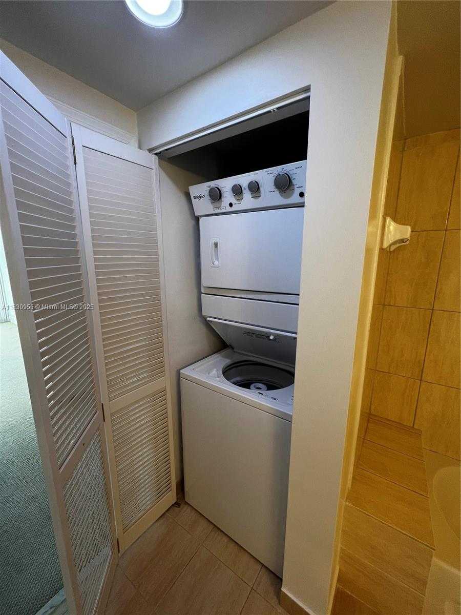 Small Image of 1750 NORTH BAYSHORE DR #2810, Miami Number 18