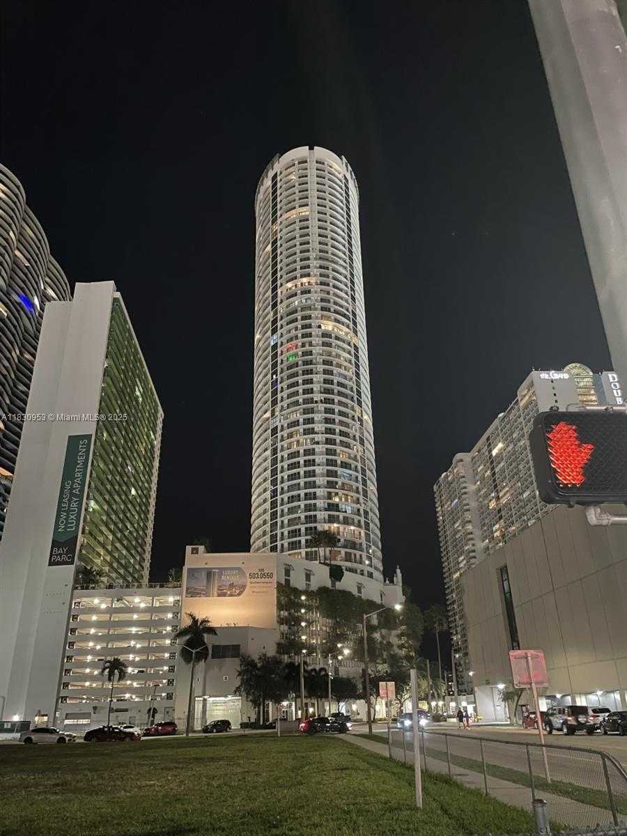 Small Image of 1750 NORTH BAYSHORE DR #2810, Miami Number 4