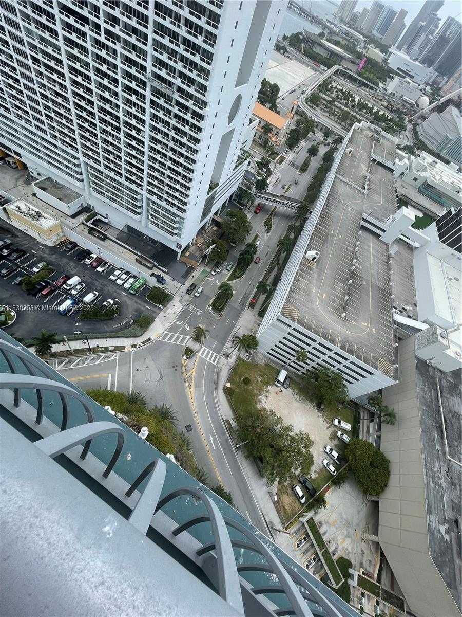 Small Image of 1750 NORTH BAYSHORE DR #2810, Miami Number 45