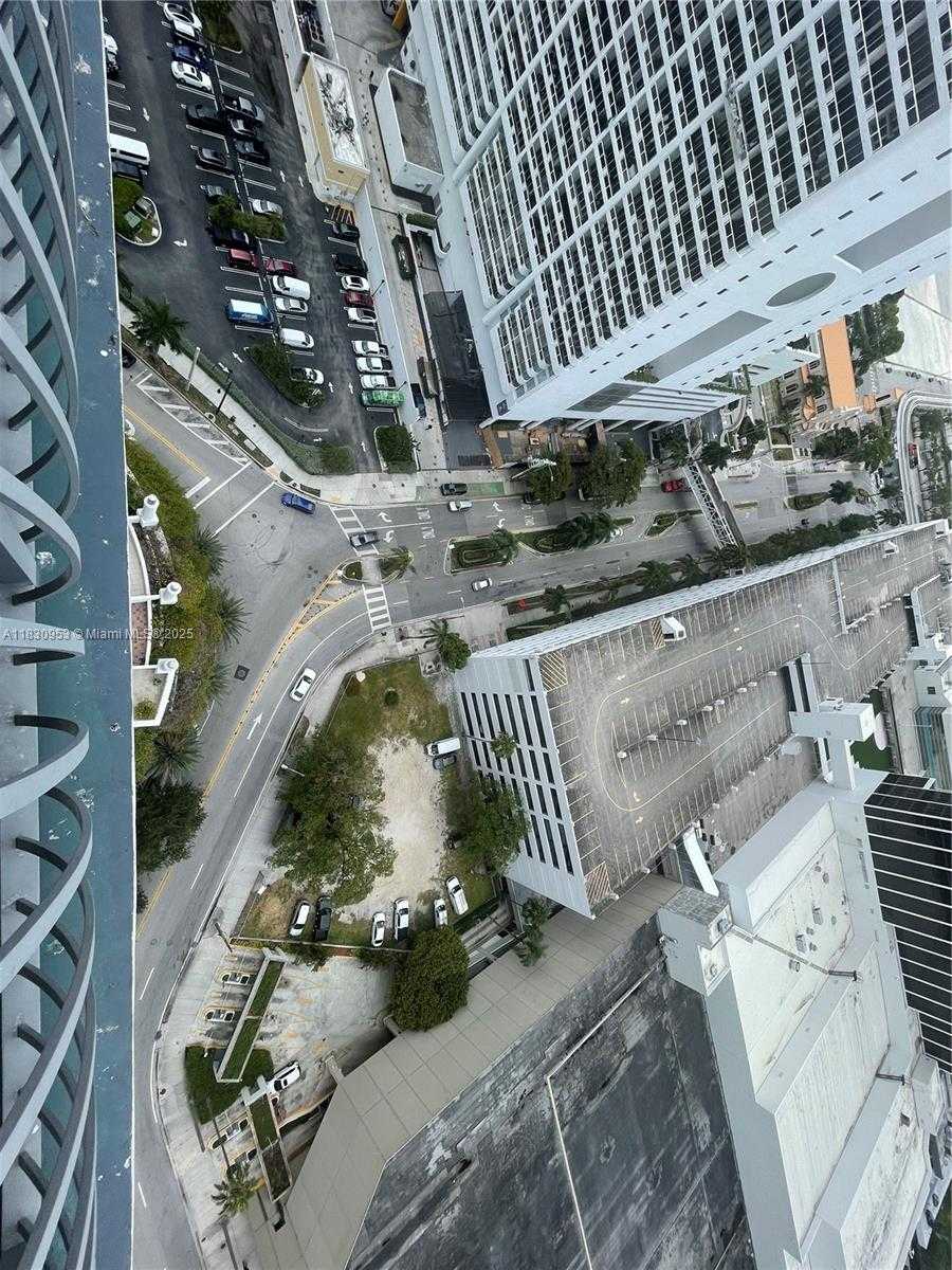 Small Image of 1750 NORTH BAYSHORE DR #2810, Miami Number 47