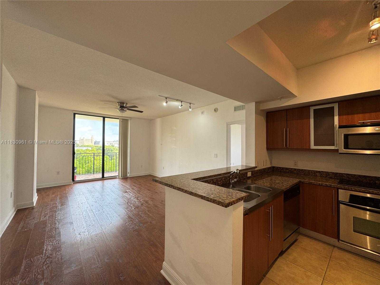 Small Image of 888 SOUTH DOUGLAS RD #503, Coral Gables Number 3