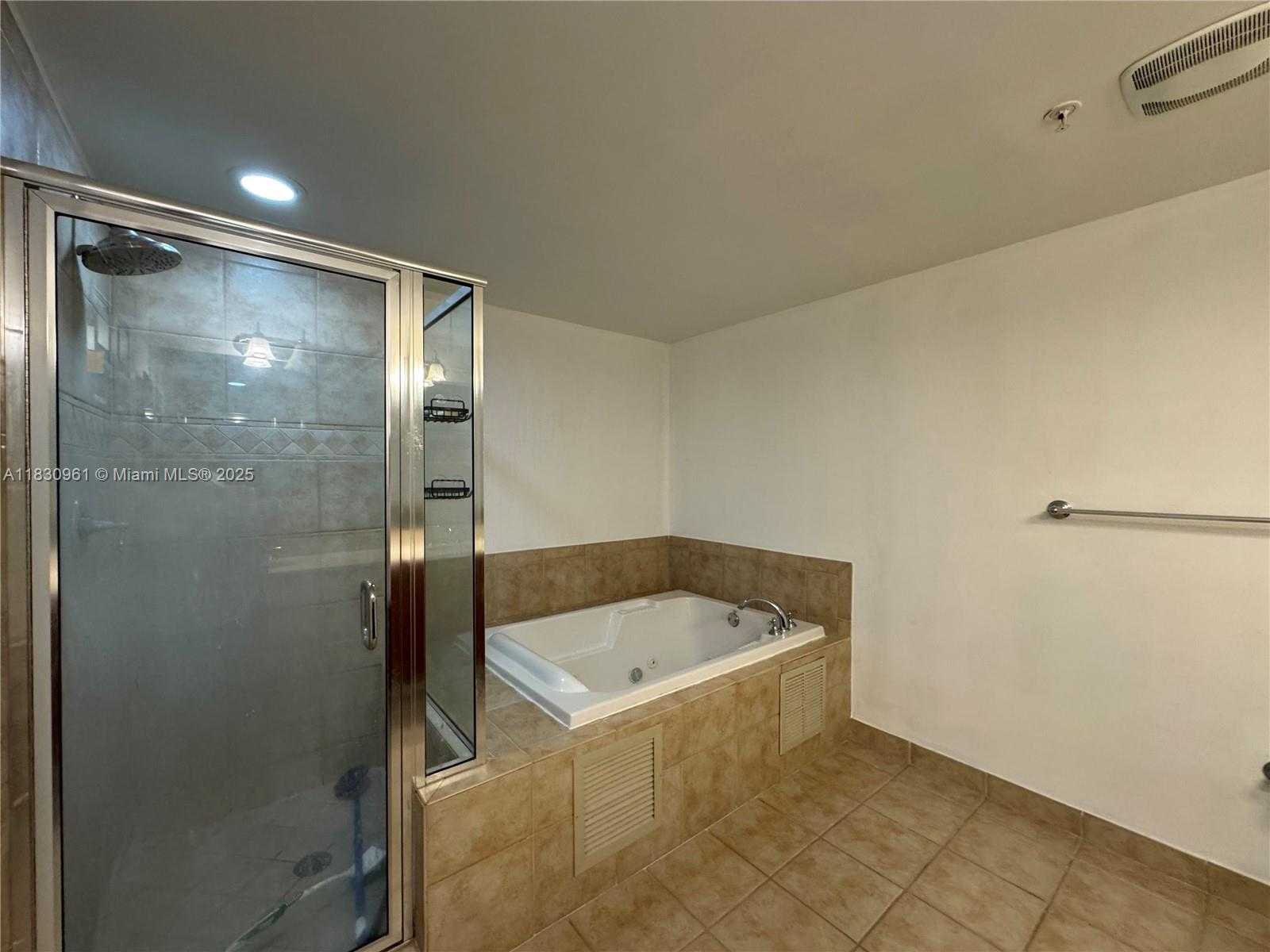 Small Image of 888 SOUTH DOUGLAS RD #503, Coral Gables Number 7