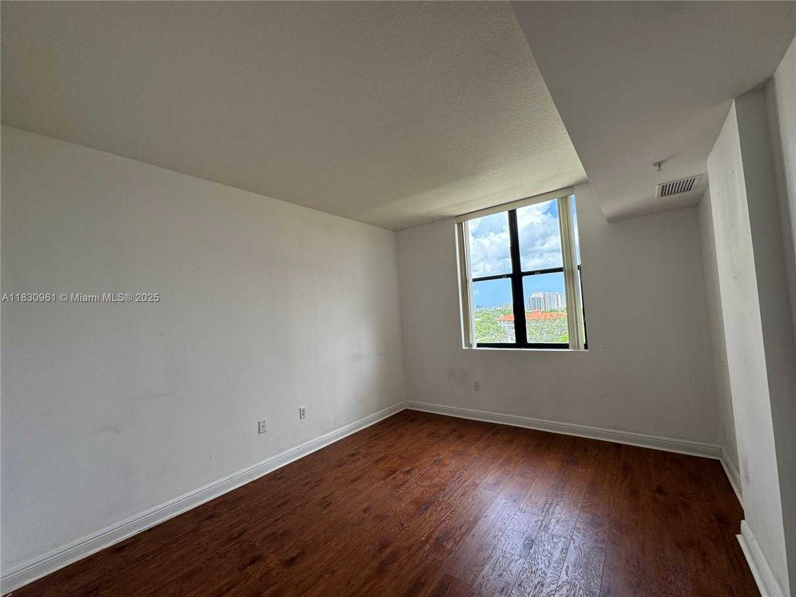 Small Image of 888 SOUTH DOUGLAS RD #503, Coral Gables Number 8