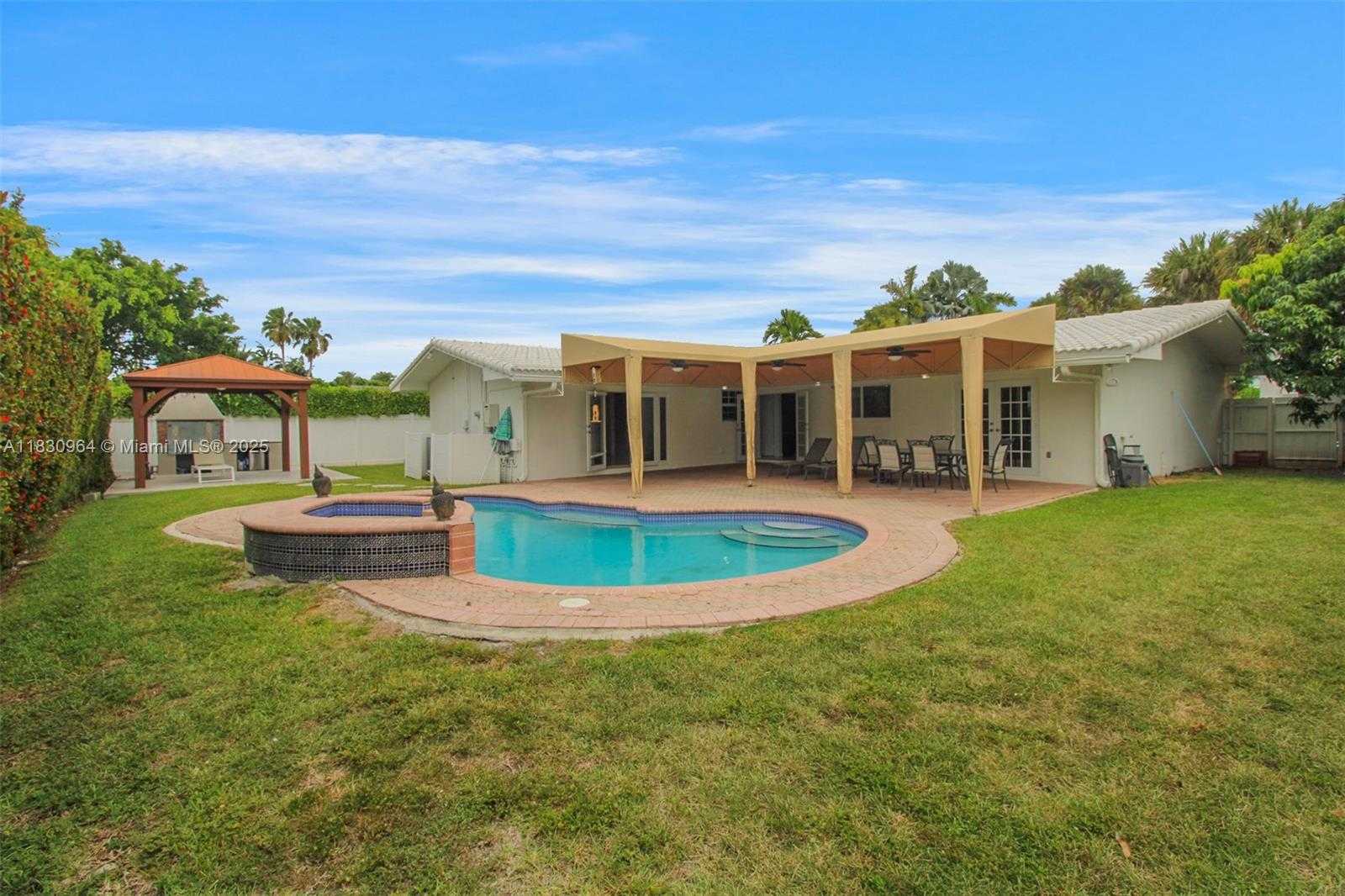 Small Image of 11645 NORTH EAST 20TH DR, North Miami Number 14