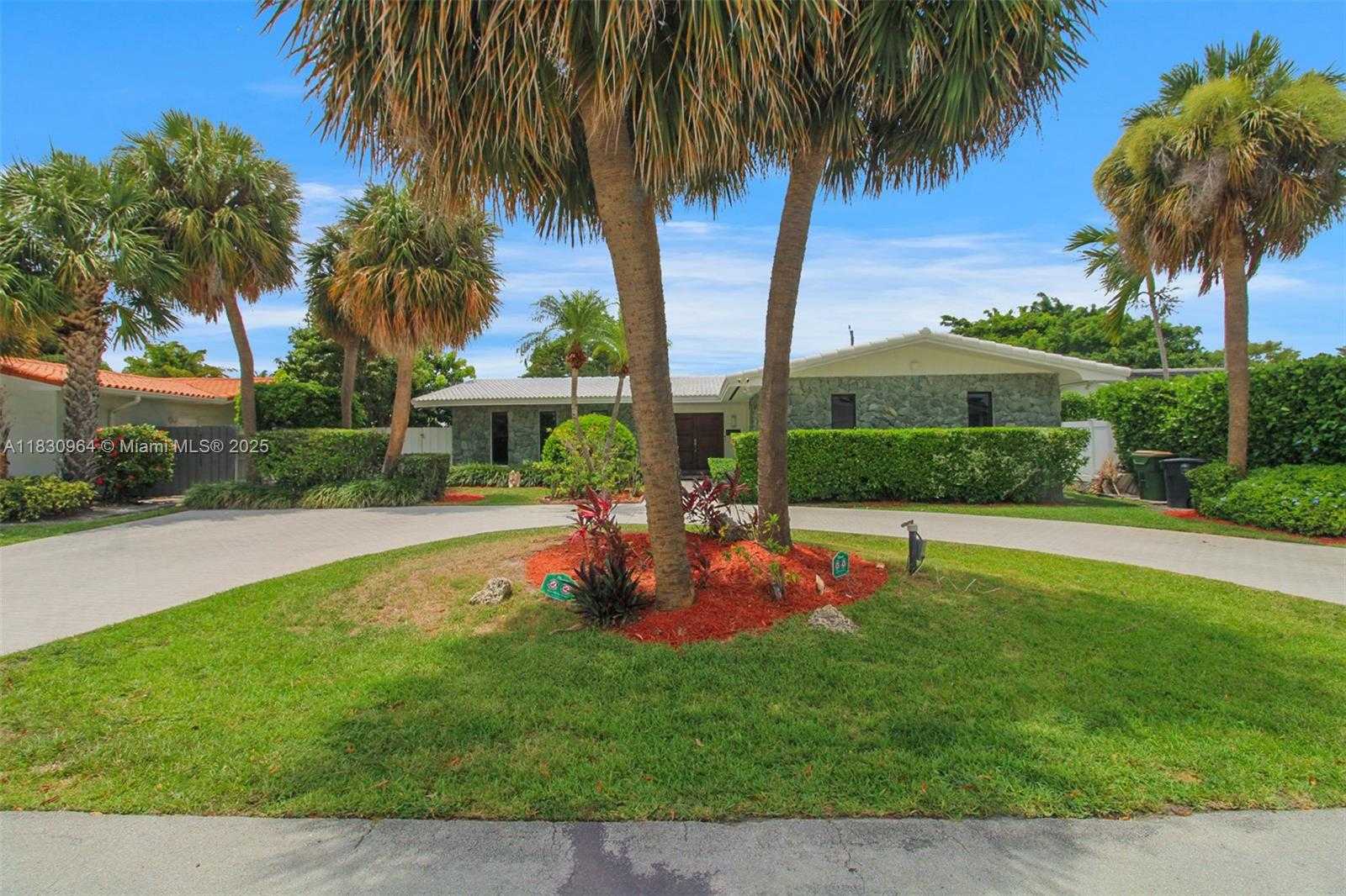 Small Image of 11645 NORTH EAST 20TH DR, North Miami Number 18