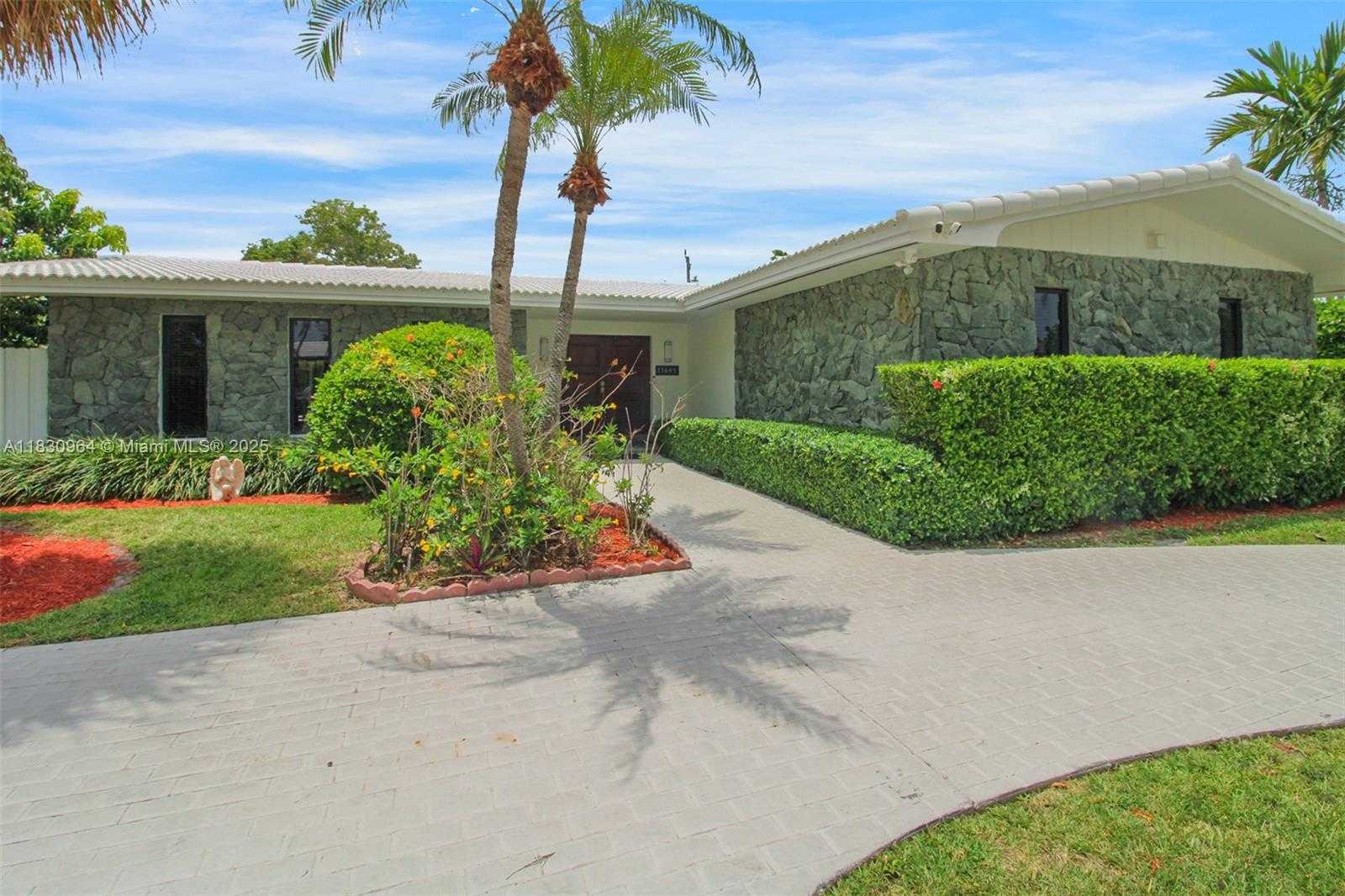 Small Image of 11645 NORTH EAST 20TH DR, North Miami Number 19