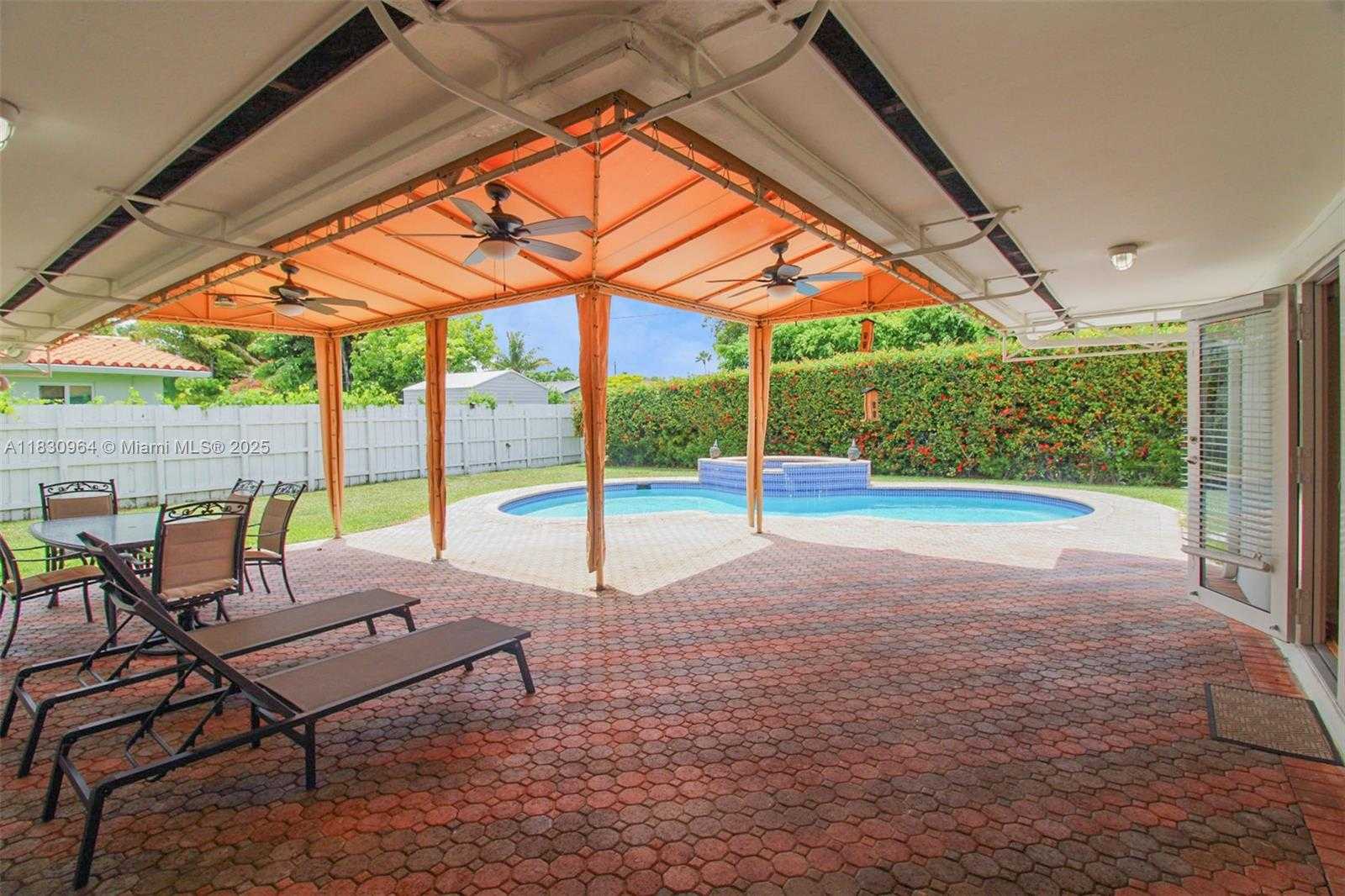 Small Image of 11645 NORTH EAST 20TH DR, North Miami Number 2