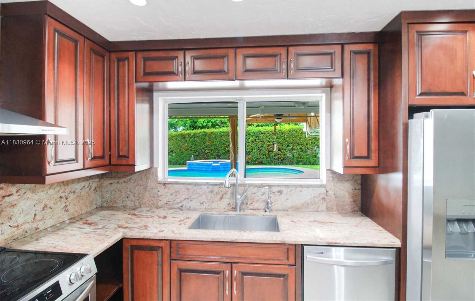 Small Image of 11645 NORTH EAST 20TH DR, North Miami Number 4