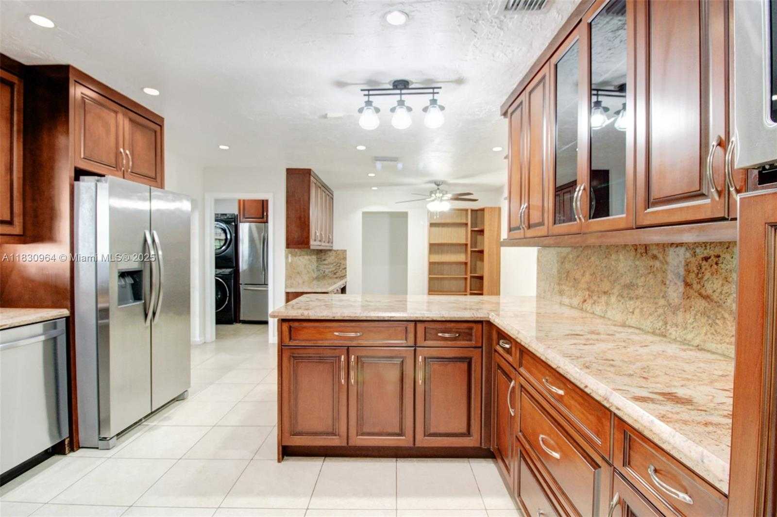 Small Image of 11645 NORTH EAST 20TH DR, North Miami Number 7