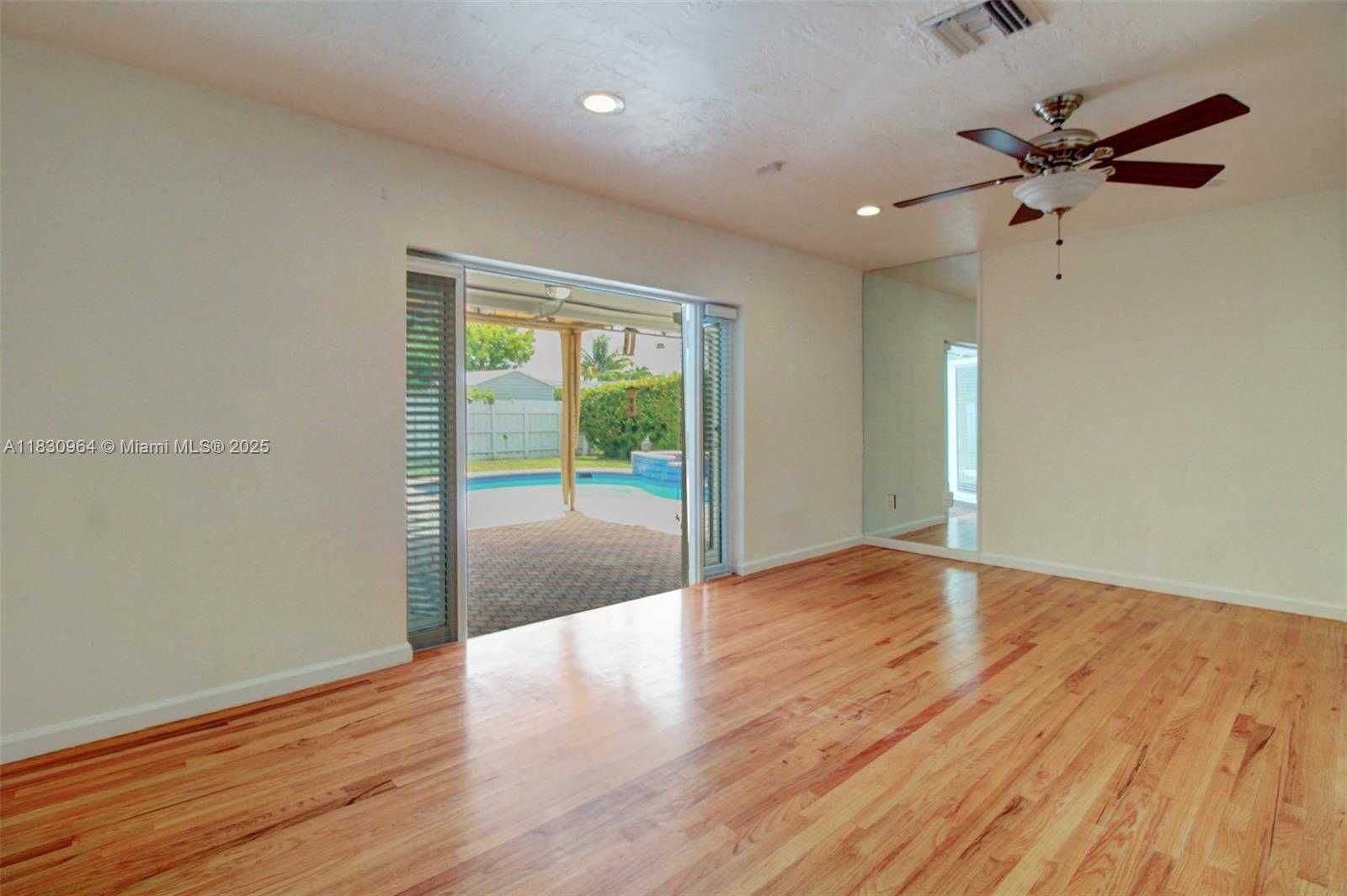 Small Image of 11645 NORTH EAST 20TH DR, North Miami Number 9