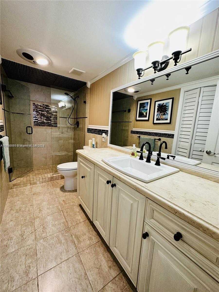 Small Image of 1501 SOUTH OCEAN DR #406, Hollywood Number 9