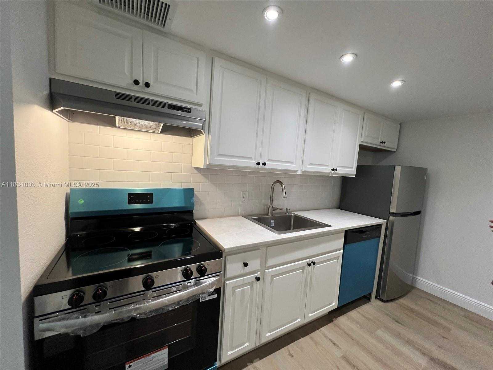 Small Image of 1251 NORTH EAST 108TH ST #320, Miami Number 13