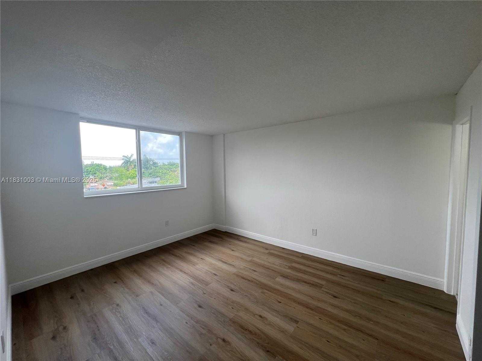 Small Image of 1251 NORTH EAST 108TH ST #320, Miami Number 4