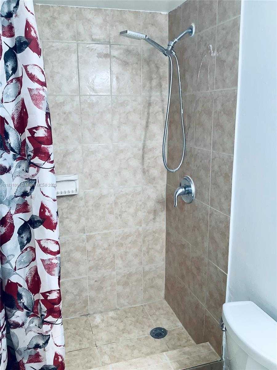 Small Image of 16465 NORTH EAST 22ND AVE #604, North Miami Beach Number 13