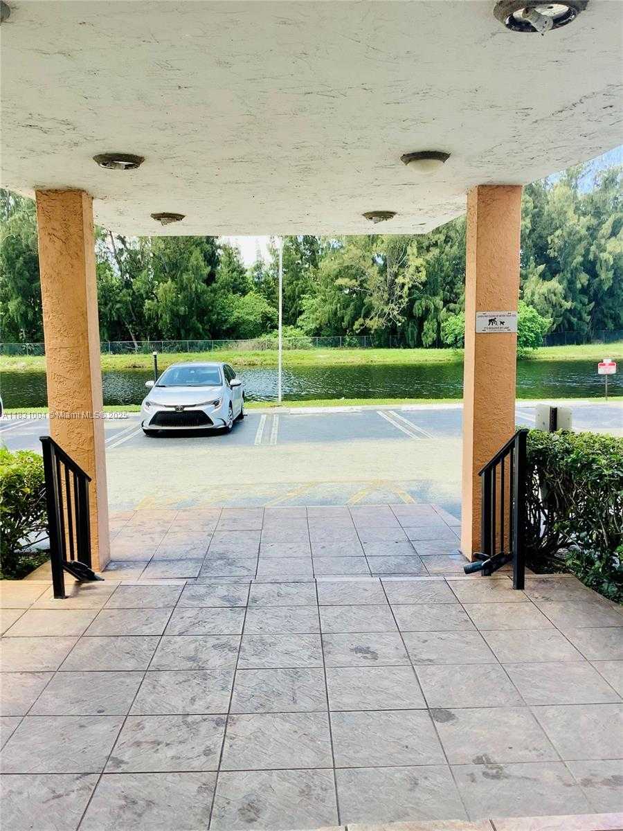 Small Image of 16465 NORTH EAST 22ND AVE #604, North Miami Beach Number 3