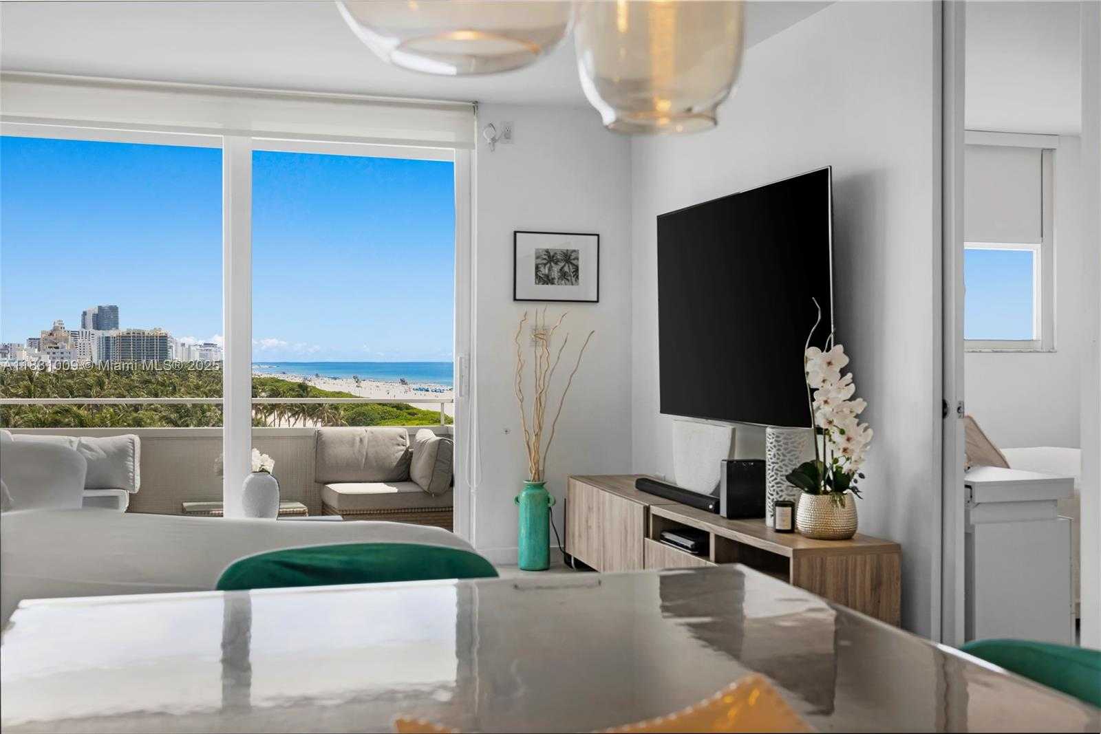 Small Image of 465 OCEAN DR #821, Miami Beach Number 14